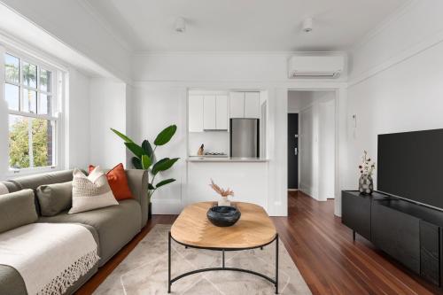 Bondi Junction Apartments by Urban Rest - image 5