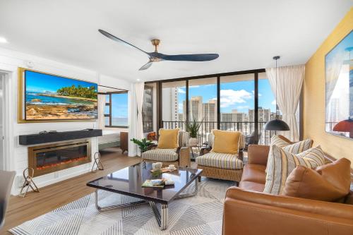 Ocean-view retreat with balcony, pool & parking - Tap to explore photos