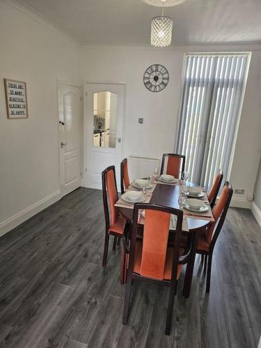 City Centre - Comfy 6 beds - Up to 30 percent off - Contractors delight, Liverpool (photo 6)