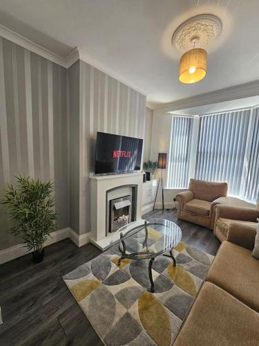 City Centre - Comfy 6 beds - Up to 30 percent off - Contractors delight, Liverpool (photo 9)