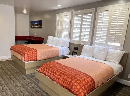 Premier Double Double Room image 6