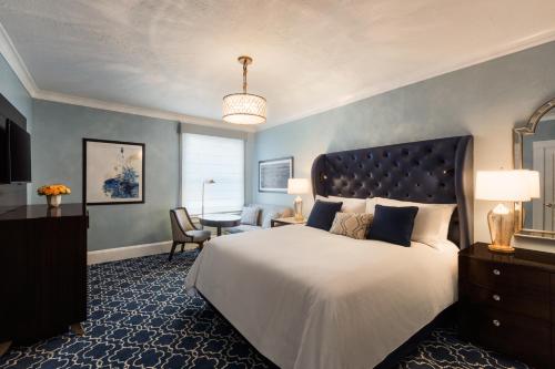 DELUXE BAY VIEW 1 QUEEN, San Francisco Bay views