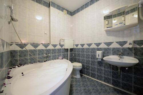 Hotel Slodes Room Type - Superior Double Room with Spa Bath