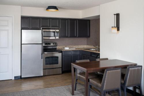 Residence Inn by Marriott Washington DC/Dupont Circle - image 12