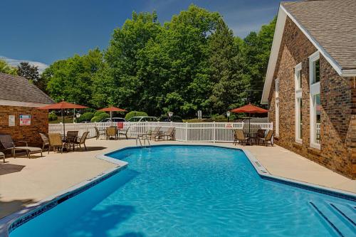 泳池, Residence Inn by Marriott Hartford Windsor in 溫莎