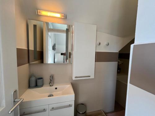 Apartment image 8
