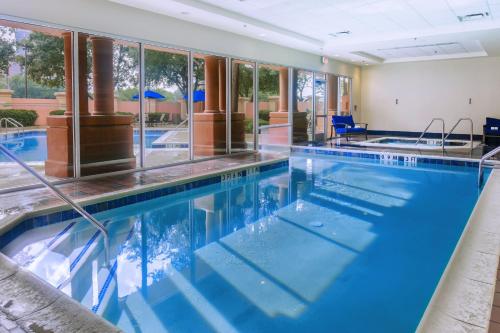 Swimming pool, Sheraton Suites Market Center Dallas in Stemmons Corridor