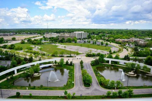 Renaissance Schaumburg Convention Center Hotel