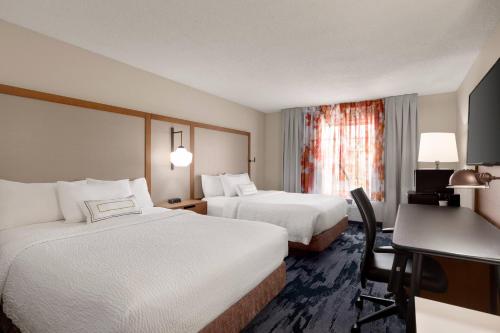 King Suite with Sofa Bed - Hearing Accessible
