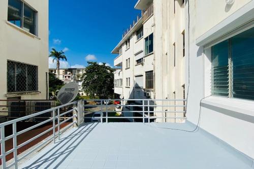 Le Sunshine - Au cœur du centre ville de Pointe- a- Pitre - Proche de tout avec sa grande terrasse e in Baimbridge