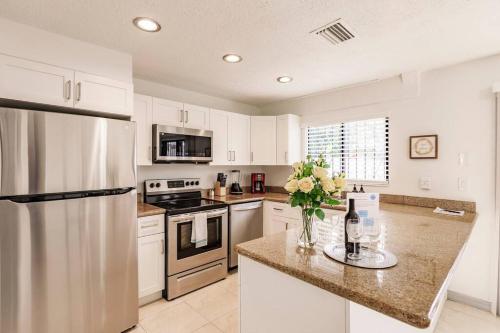 Miami Oasis 7 mins to Dolphin Mall MIA PS4 Games in Miami, USA