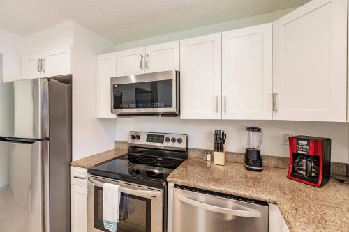Miami Oasis 7 mins to Dolphin Mall MIA PS4 Games in Miami, USA