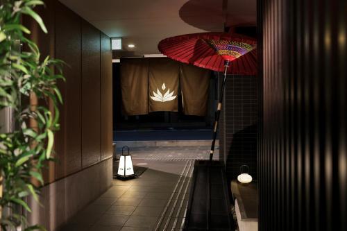 Marutamachi Crystal Hotel