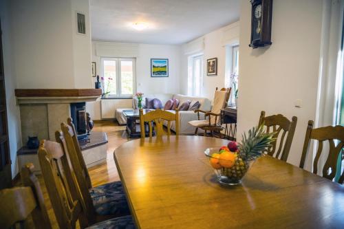 Удобства, Holiday home 'Old oak' - with pool, garden with fresh vegetables and private forrest! in Gornji Vinjani