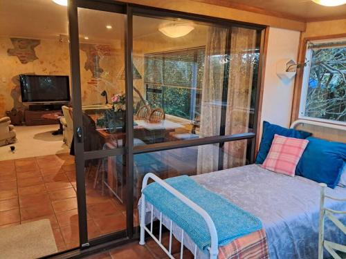 Secret Cottage in Waitara