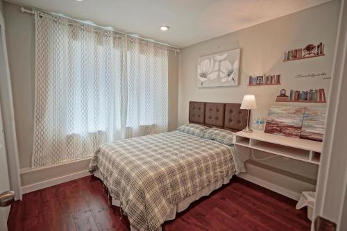 Eves House 3 bedrooms Near YVR DT UBC in Vancouver, Canada