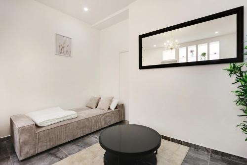 Sublime 2 Bedroom Flat in Paris - image 8