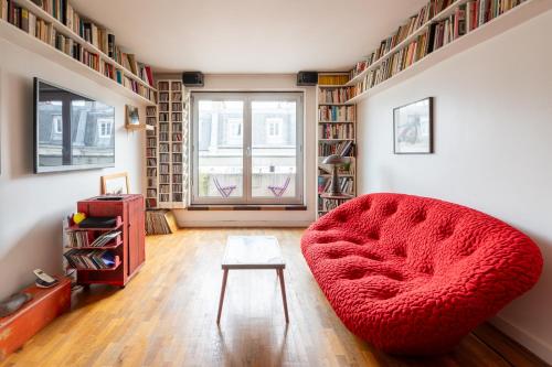 Trendy 1BD Retreat with Patio Goutte d'Or - image 7