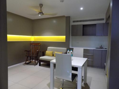 ซิบ โคอิมบาตอร์ บาย จีอาร์ที โฮเต็ล (ZIBE Coimbatore by GRT Hotels) in ปีลาเมทุ