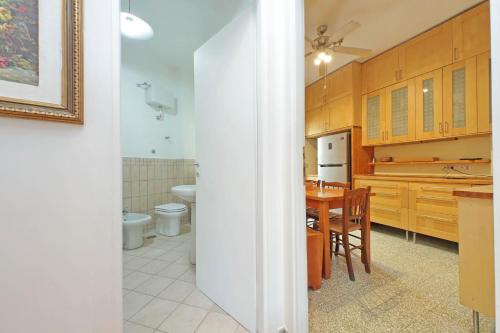 Comfy home for family next to Metro, Roma (foto 6)