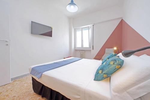 Comfy home for family next to Metro, Roma (foto 9)