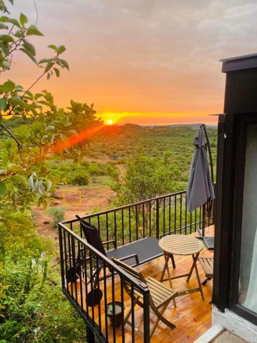 Makgobelo Lodge-The Glass House- Solar powered in Ngwaritsi