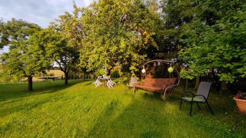 Domek w Sadzie in Paprotki