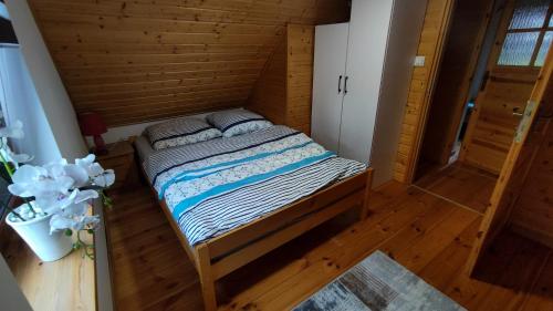 Domek w Sadzie in Paprotki