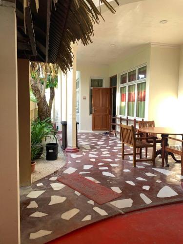 Bejárat, 100 négyzetméteres, 4 hálószobás Ház 4 fürdőszobával Male City területén (Seabreeze View) in Északi-Male-korallzátony