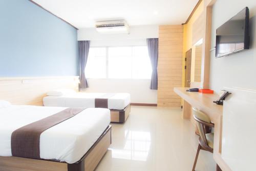 Asia Lampang Hotel Asia Lampang Hotel is a popular choice amongst travelers in Lampang, whether exploring or just passing through. The property offers a wide range of amenities and perks to ensure you have a great time.