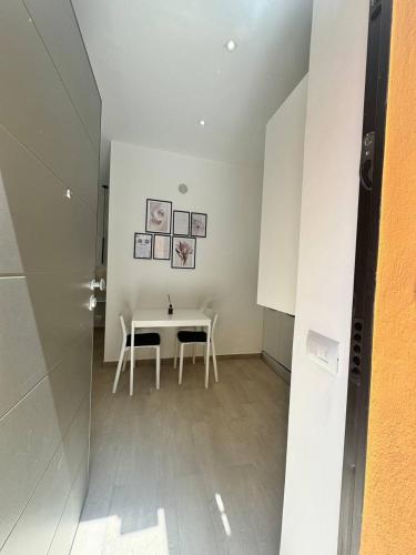 Little Apartment, Rome (photo 3)