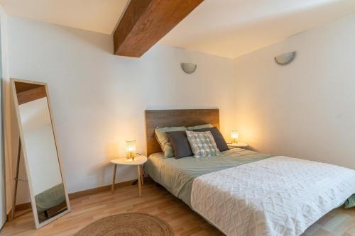 One-Bedroom Apartment image 3