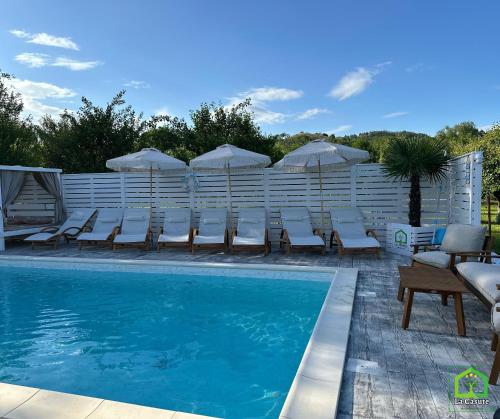 La Căsuțe La Căsuțe