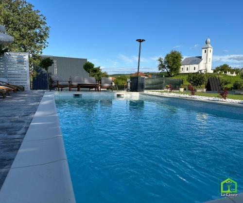 La Căsuțe La Căsuțe