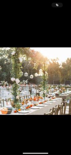 Le Château de Feuguerolles de Hellenvilliers (Le Chateau de Feuguerolles de Hellenvilliers) in Emalleville