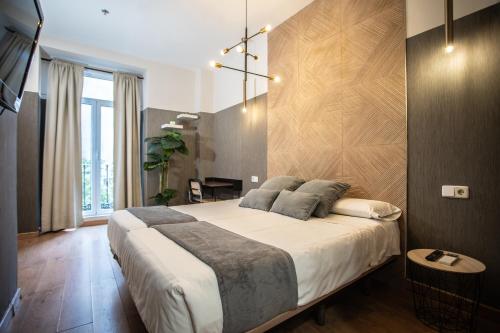 Suites You Zinc - main image