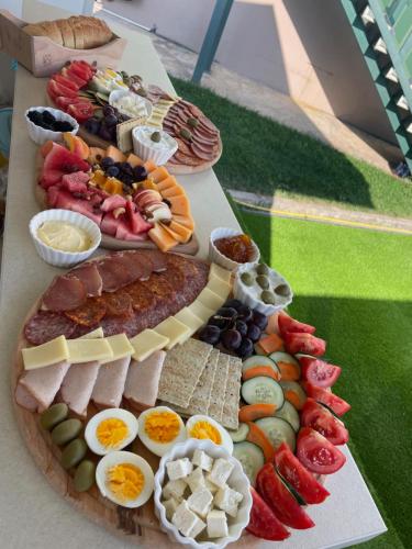 Food and beverages, IPN ROOMs in Ponari