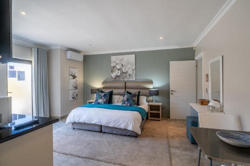 Pezula - upmarket non- seafacing Studio, Knysna (photo 4)