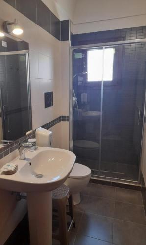 Deluxe Double Room with Balcony image 6