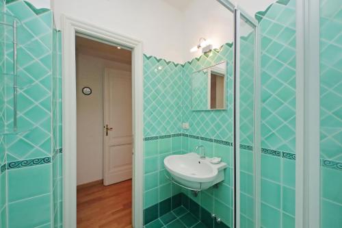 At the Vatican Ottaviano 2 bedrooms 2 baths, Rzym (zdjęcie 9)