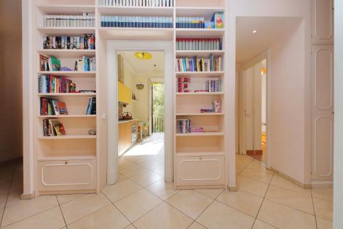 At the Vatican Ottaviano 2 bedrooms 2 baths, Rzym (zdjęcie 10)
