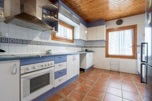 virtuve, Casa Roger i Clara in Els Muntells