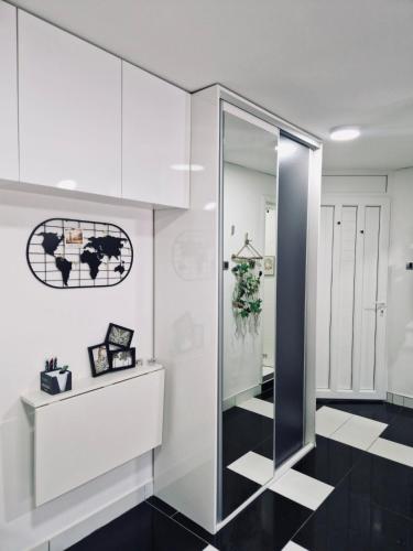 One-Bedroom Apartment image 10