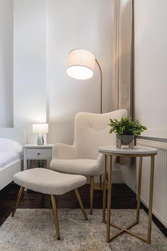 Picture of Stylish Apartment By London Eye With A Small Garden