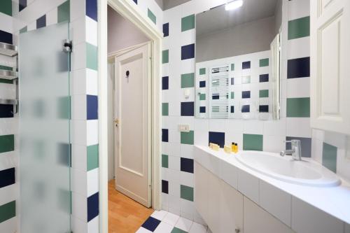 Capponi Luxury Apartment - Tap to explore photos