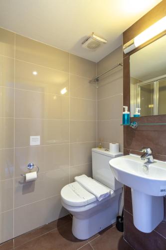 The Coronation Hotel - image 2