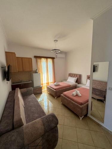 Basic Triple Room image 1