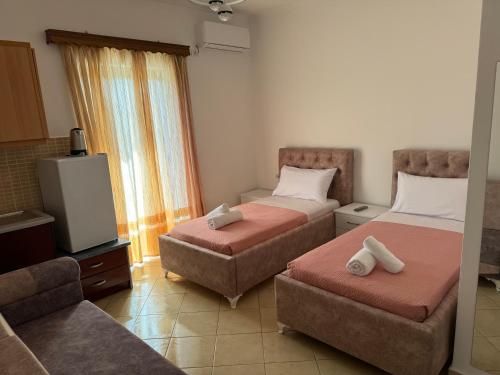 Basic Triple Room image 3