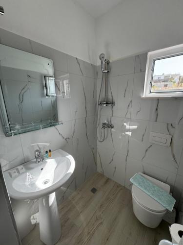 Double Room with Balcony room in BerdHill Rooms Sarandë