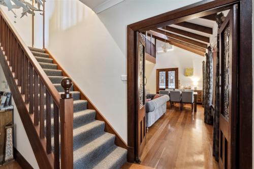 Előcsarnok, 750 négyzetméteres, 4 hálószobás Ház 2 fürdőszobával Pemberton területén (Serenity House Pemberton) in Pemberton